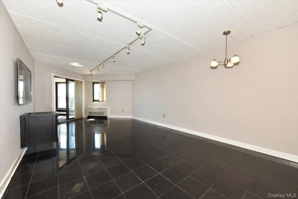 725 Miller Avenue #218 Freeport, NY 11520