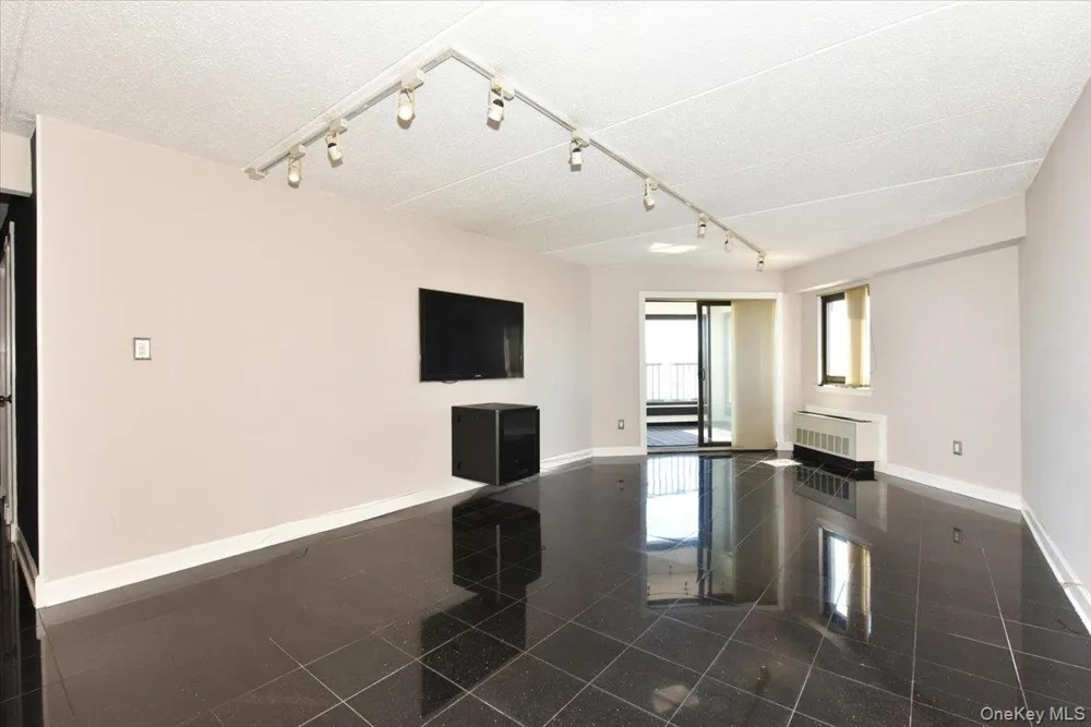 725 Miller Avenue #218 Freeport, NY 11520
