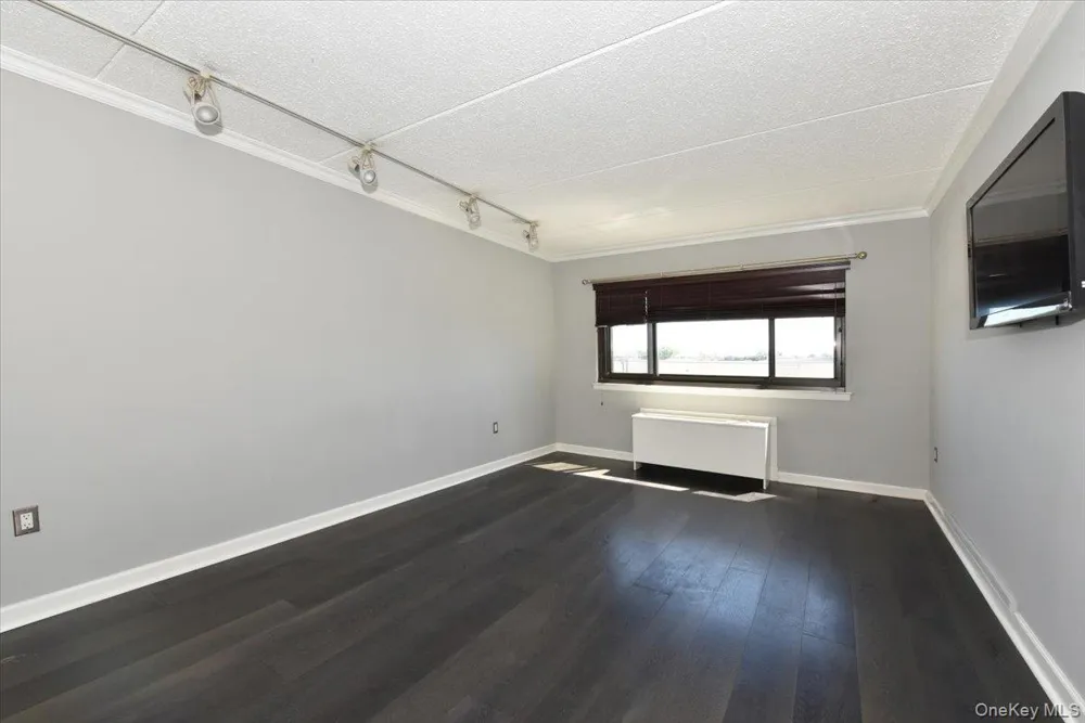 725 Miller Avenue #218 Freeport, NY 11520