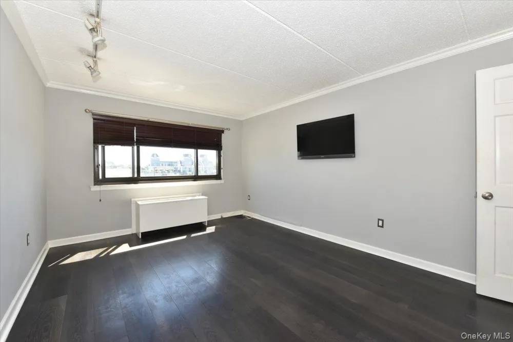 725 Miller Avenue #218 Freeport, NY 11520