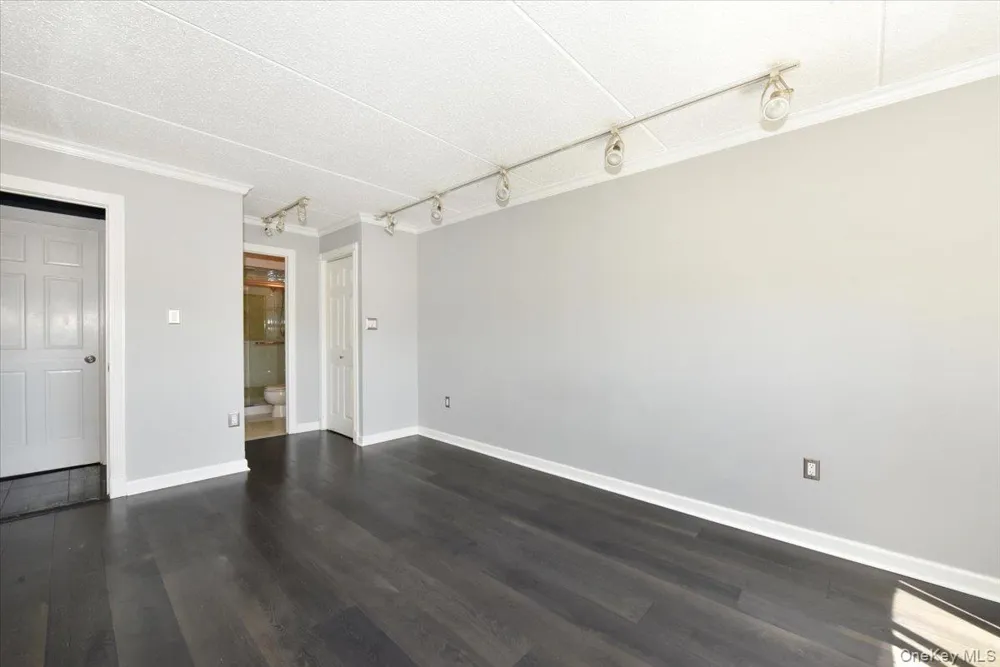 725 Miller Avenue #218 Freeport, NY 11520