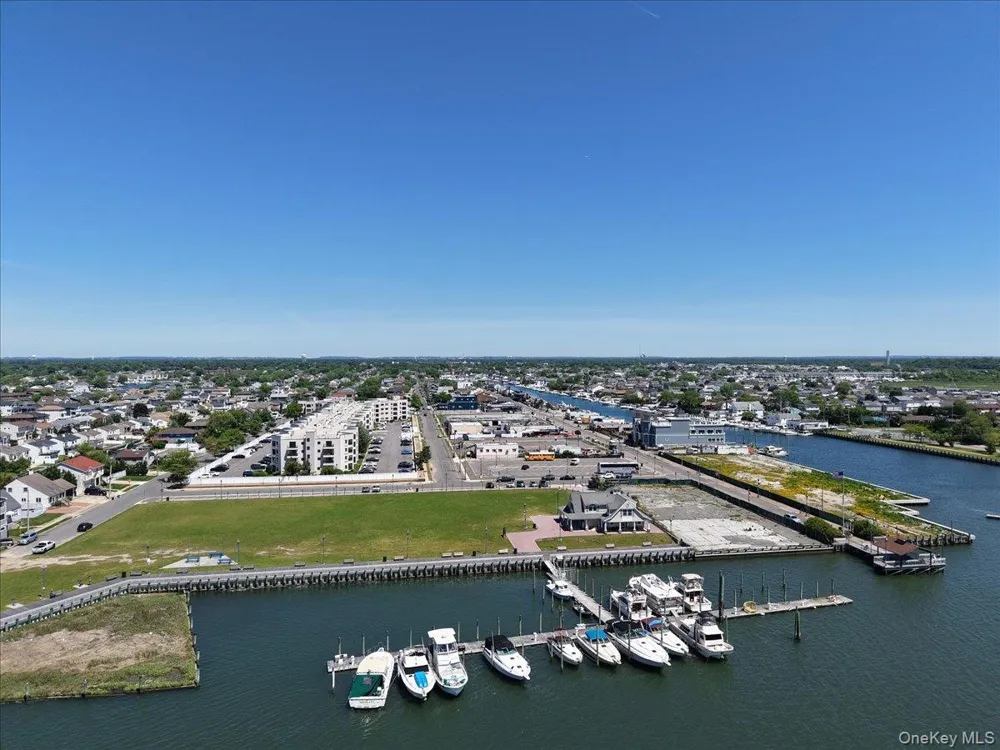 725 Miller Avenue #218 Freeport, NY 11520