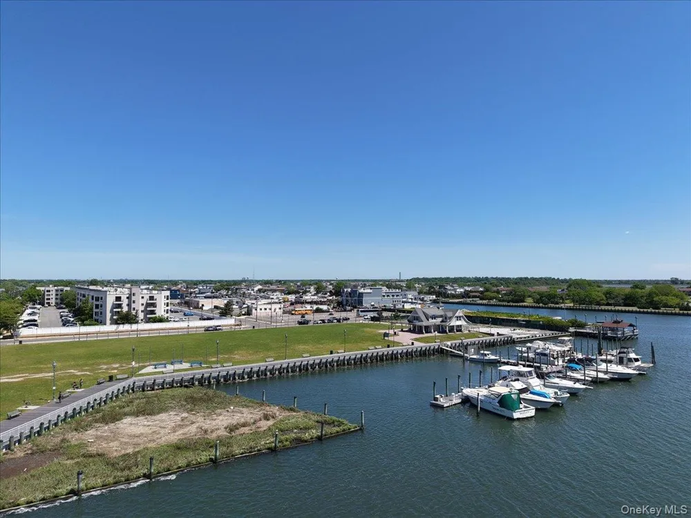 725 Miller Avenue #218 Freeport, NY 11520