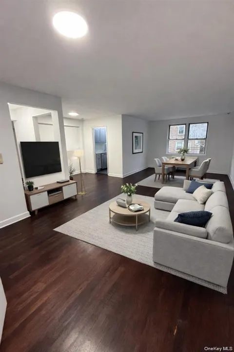 154 Ravine Avenue #3B