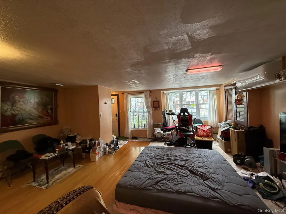 13512 118th Street South Ozone Park, NY 11420
