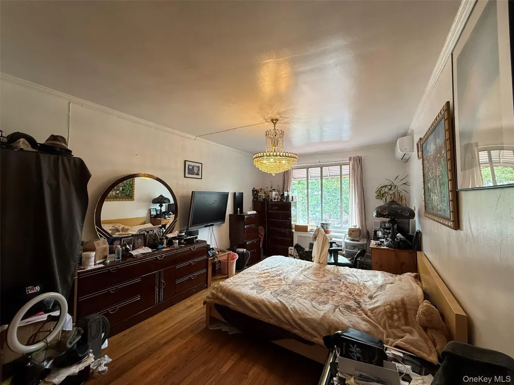 13512 118th Street South Ozone Park, NY 11420