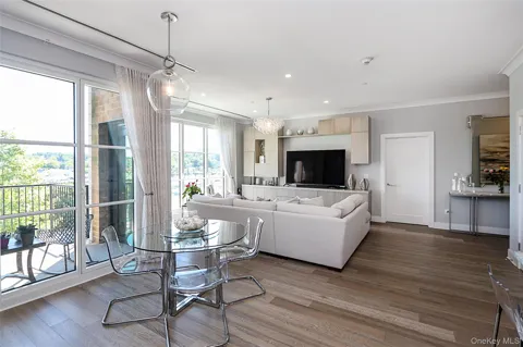 100 Garvies Point Road #1131