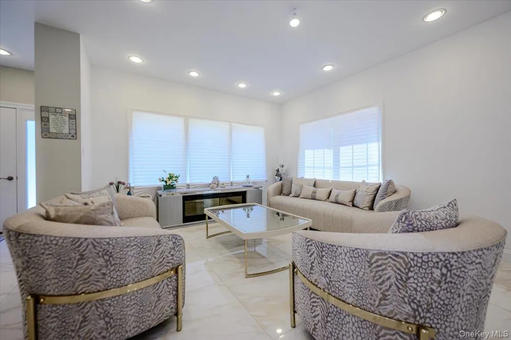 345 Washington Avenue Cedarhurst, NY 11516