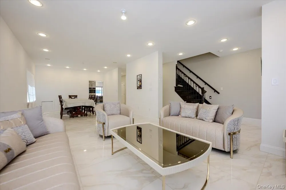 345 Washington Avenue Cedarhurst, NY 11516