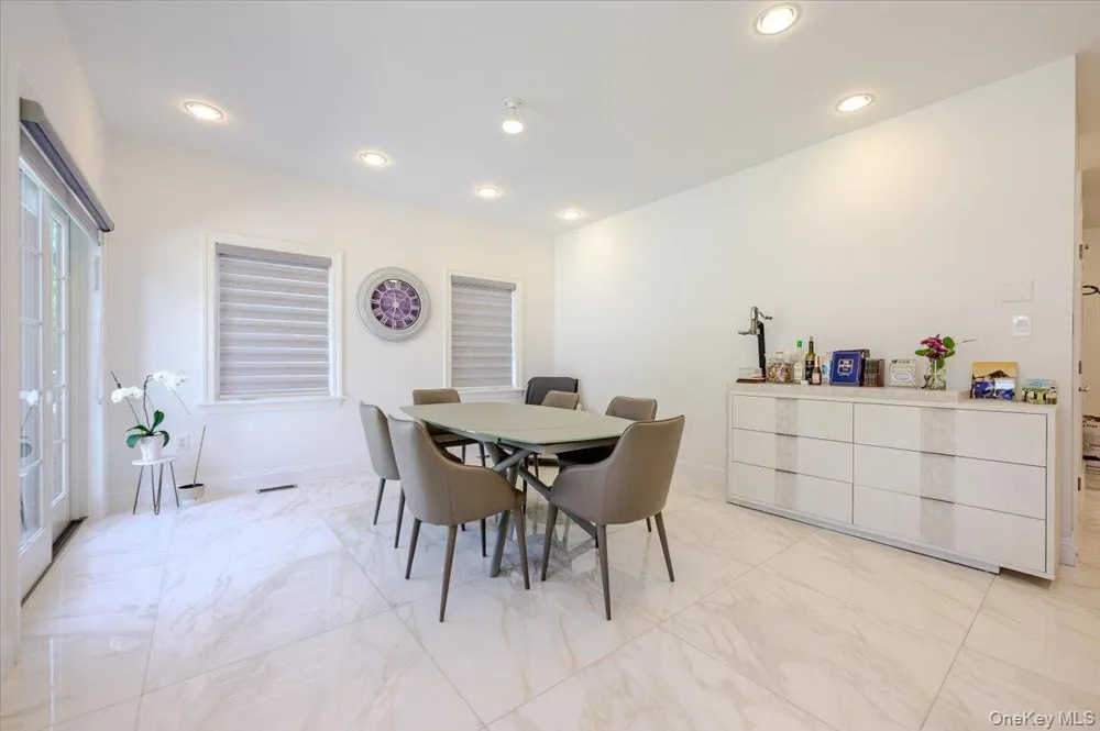 345 Washington Avenue Cedarhurst, NY 11516