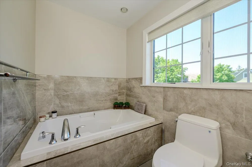345 Washington Avenue Cedarhurst, NY 11516
