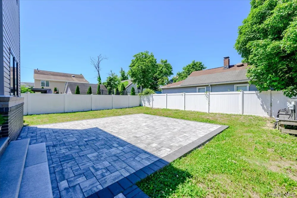 345 Washington Avenue Cedarhurst, NY 11516