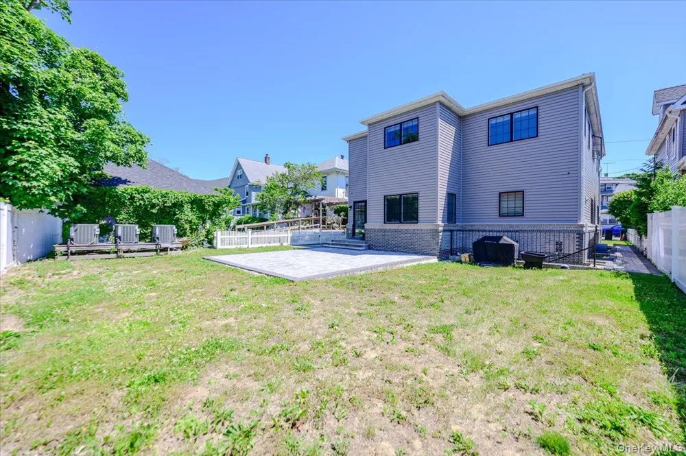 345 Washington Avenue Cedarhurst, NY 11516