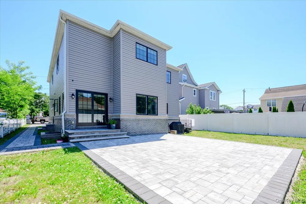 345 Washington Avenue Cedarhurst, NY 11516
