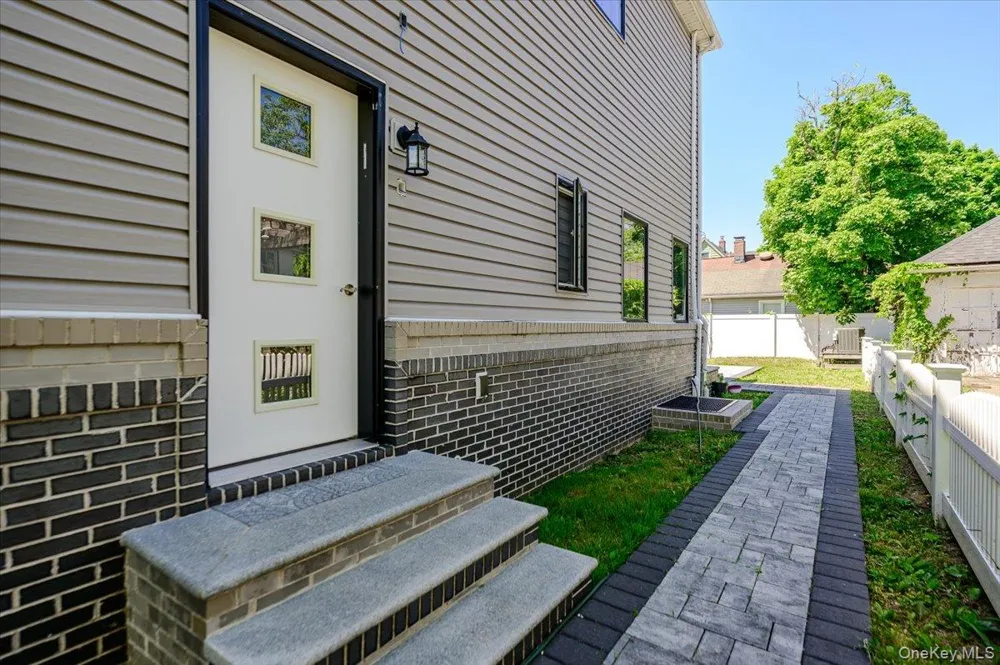345 Washington Avenue Cedarhurst, NY 11516