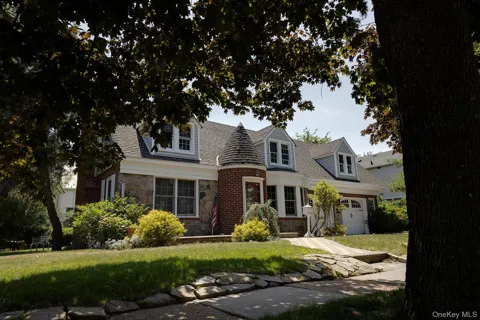 478 Carnation Avenue