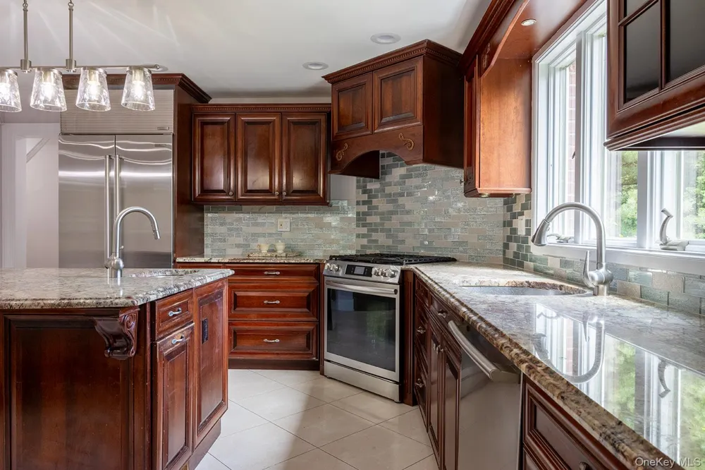 478 Carnation Avenue Floral Park, NY 11001