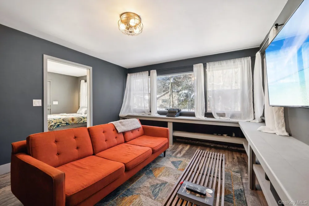 176 Maple Avenue Flanders, NY 11901