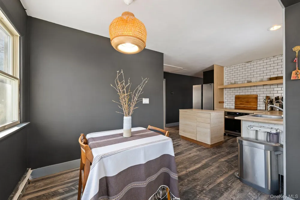 176 Maple Avenue Flanders, NY 11901
