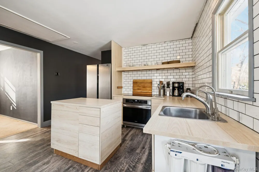 176 Maple Avenue Flanders, NY 11901