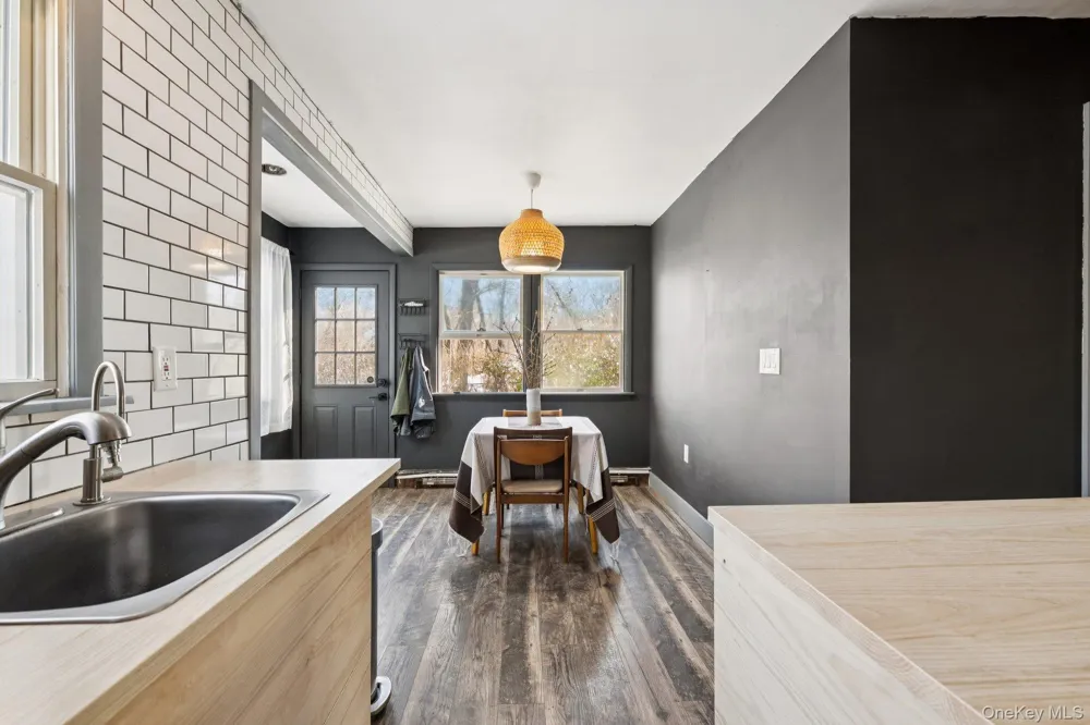 176 Maple Avenue Flanders, NY 11901