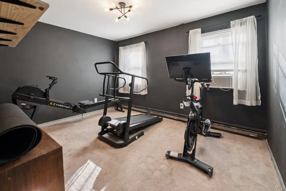 176 Maple Avenue Flanders, NY 11901