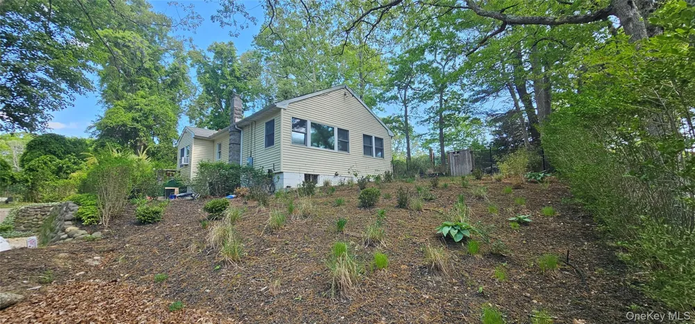 176 Maple Avenue Flanders, NY 11901
