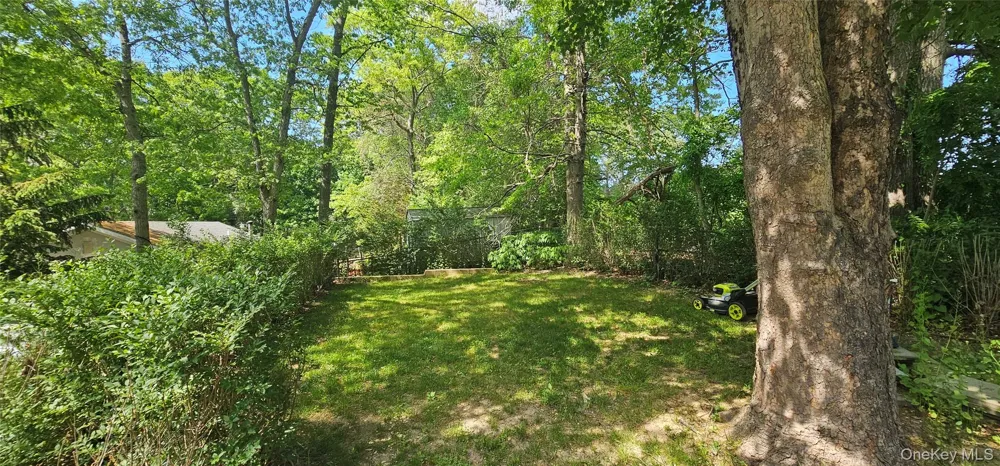 176 Maple Avenue Flanders, NY 11901