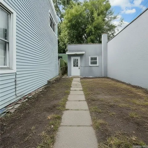 42 Quassaick Avenue