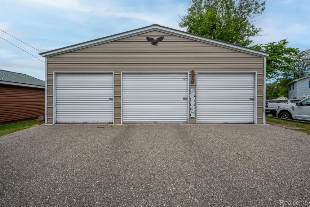 1656 S Riverside Drive Au Gres City, MI 48703