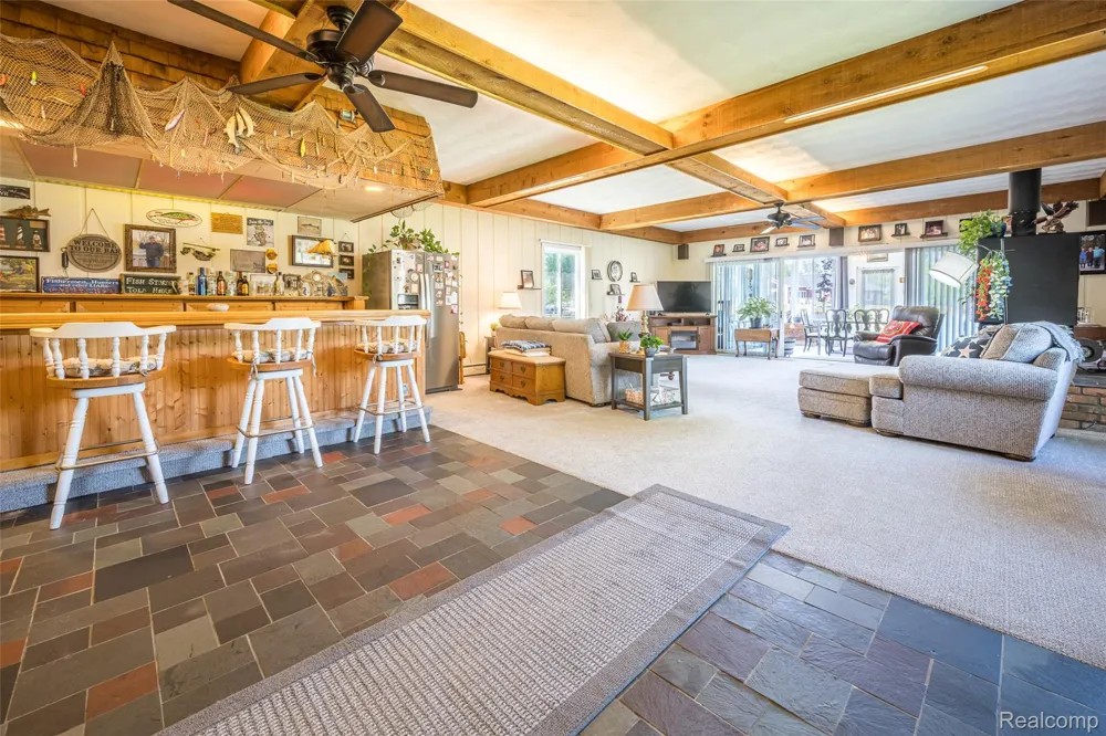 1656 S Riverside Drive Au Gres City, MI 48703