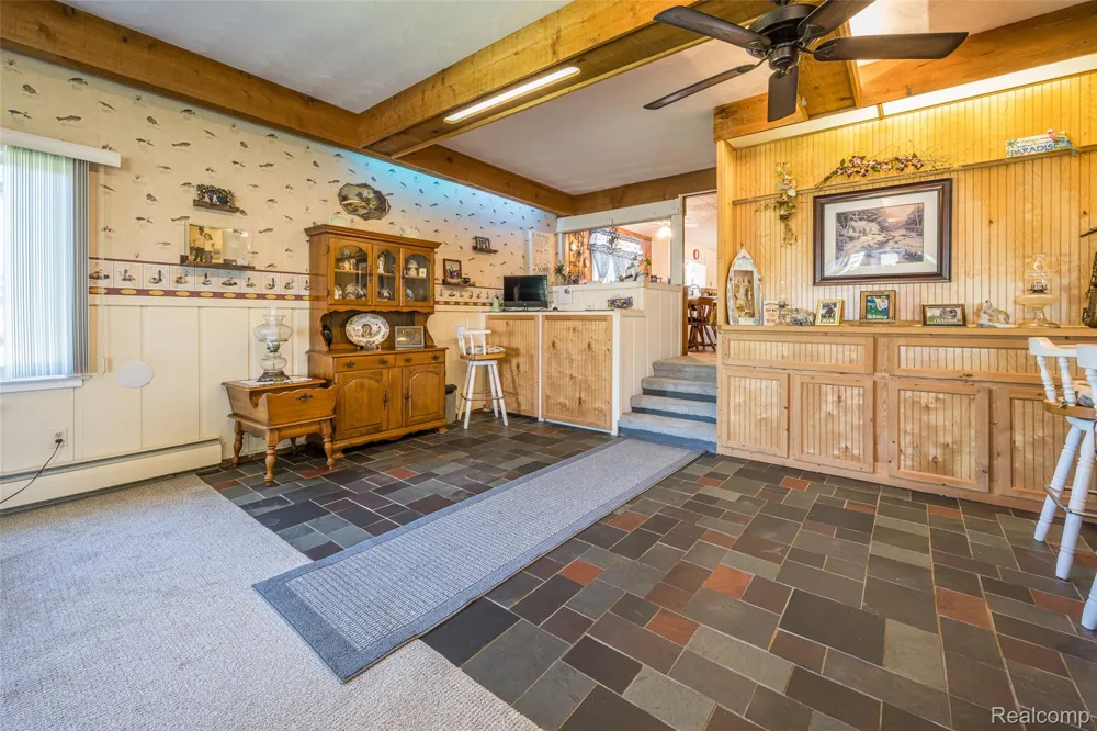 1656 S Riverside Drive Au Gres City, MI 48703