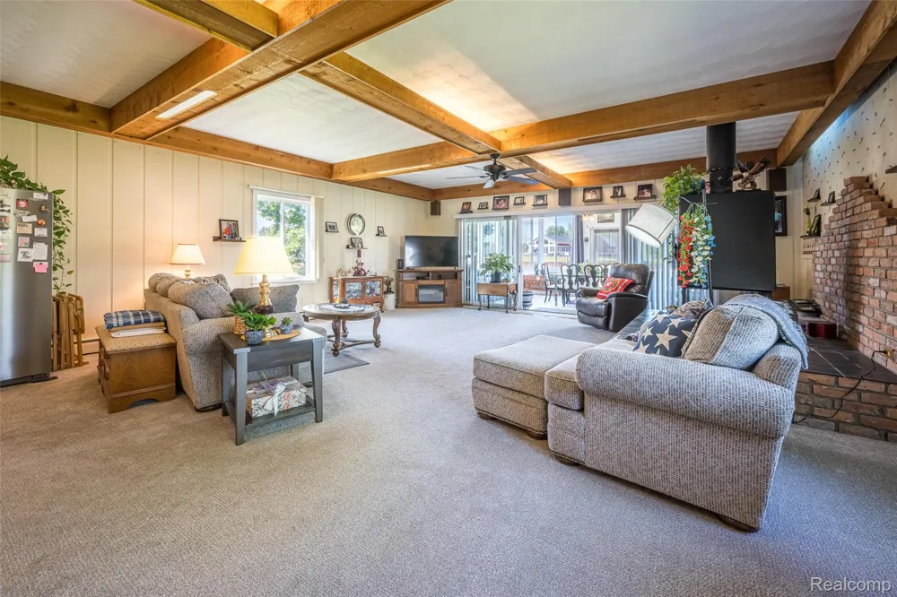 1656 S Riverside Drive Au Gres City, MI 48703