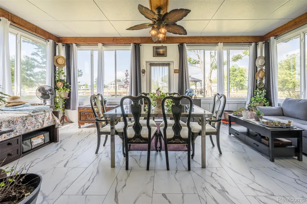 1656 S Riverside Drive Au Gres City, MI 48703