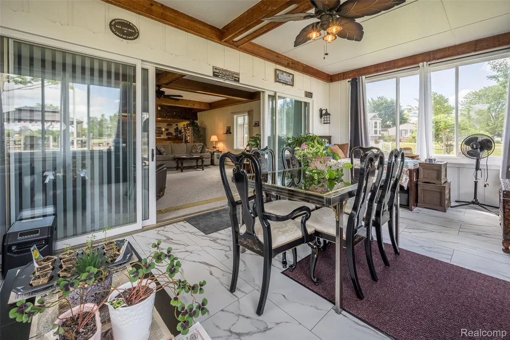 1656 S Riverside Drive Au Gres City, MI 48703