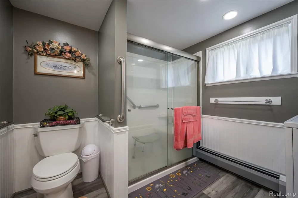 1656 S Riverside Drive Au Gres City, MI 48703