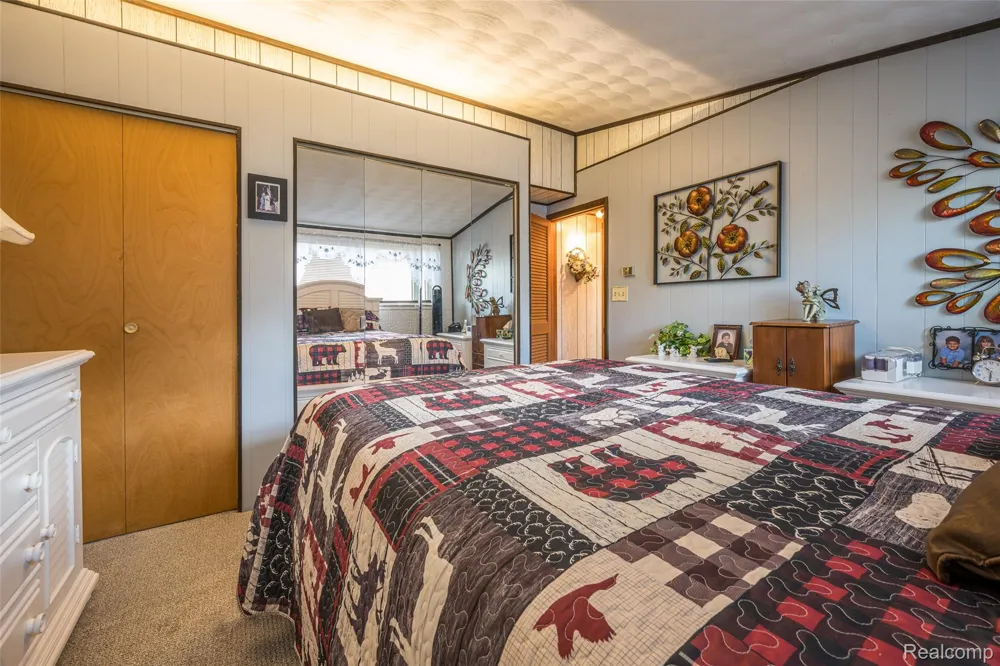 1656 S Riverside Drive Au Gres City, MI 48703