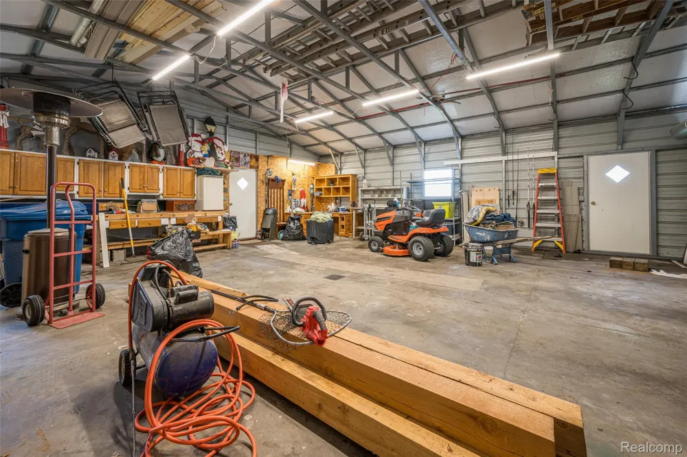 1656 S Riverside Drive Au Gres City, MI 48703