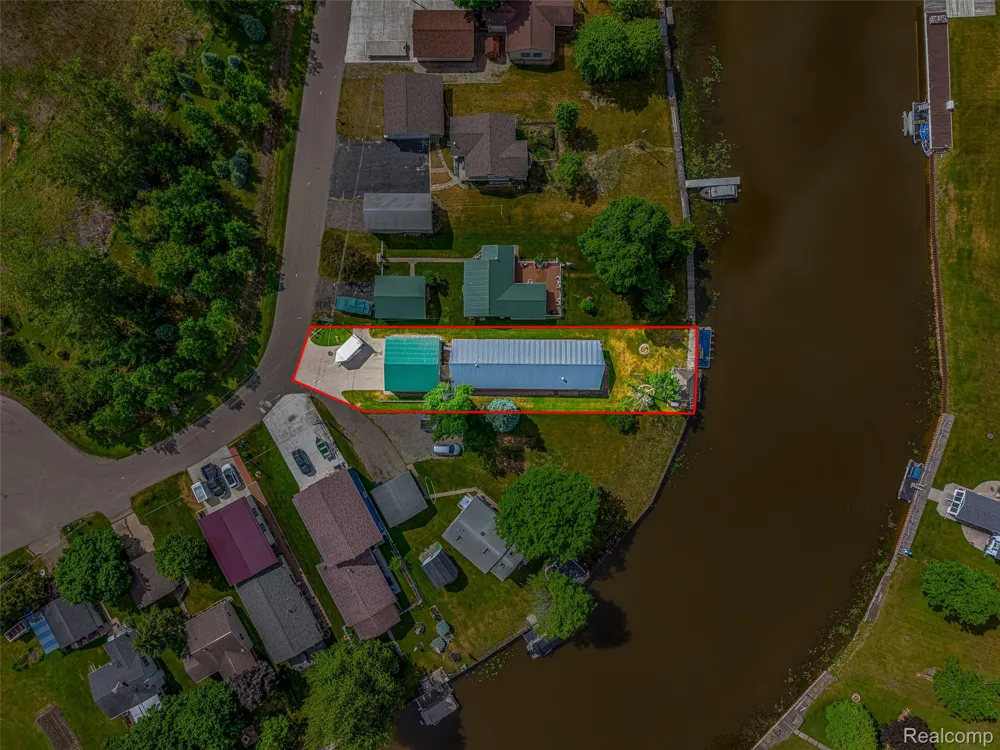 1656 S Riverside Drive Au Gres City, MI 48703