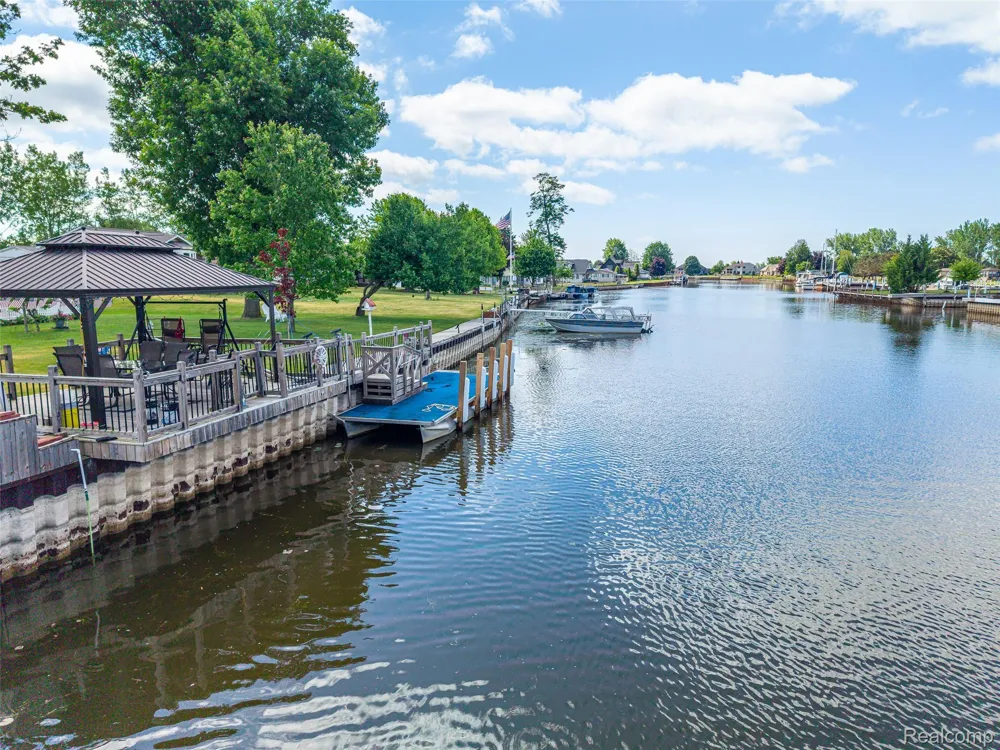 1656 S Riverside Drive Au Gres City, MI 48703