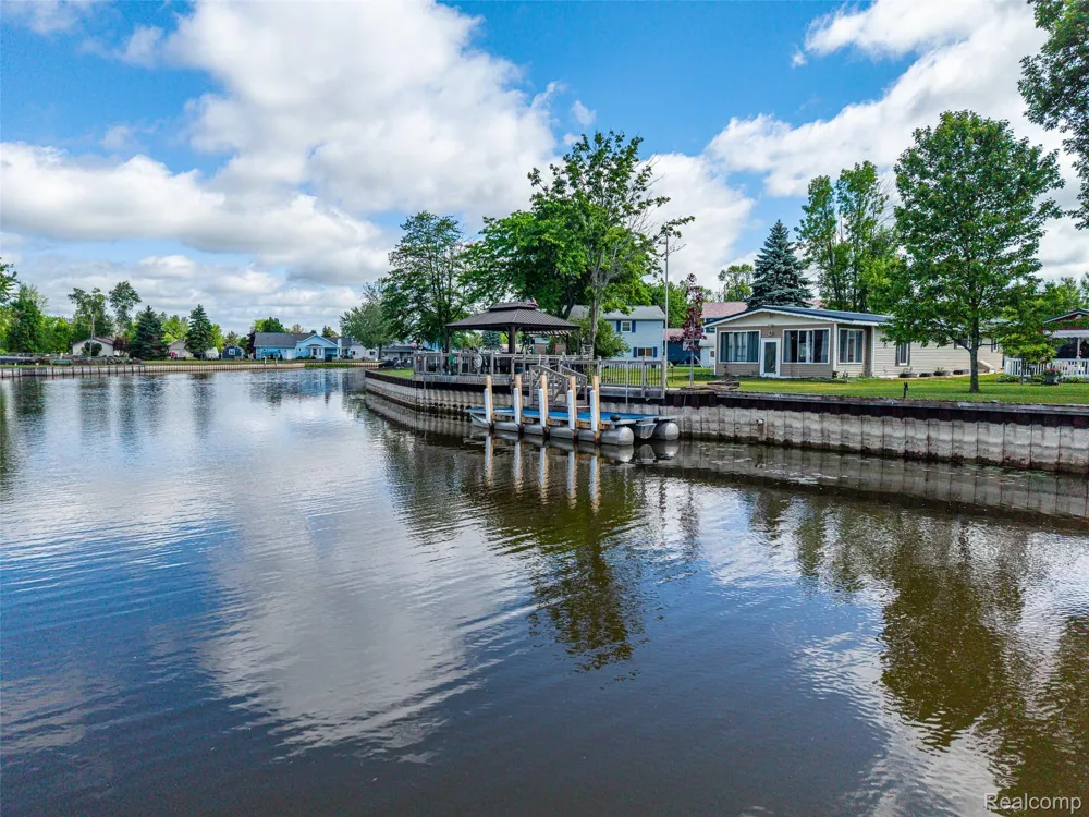 1656 S Riverside Drive Au Gres City, MI 48703