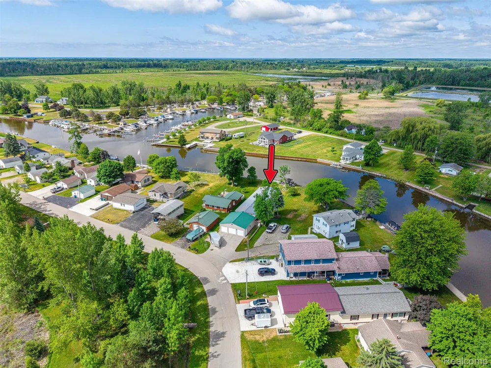1656 S Riverside Drive Au Gres City, MI 48703