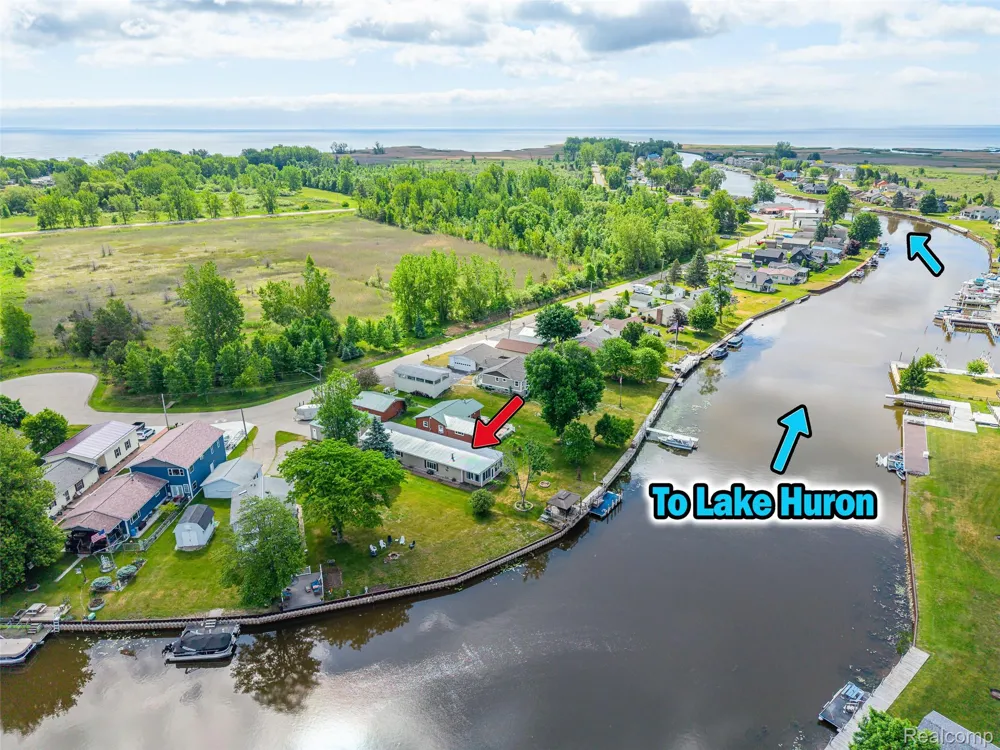 1656 S Riverside Drive Au Gres City, MI 48703