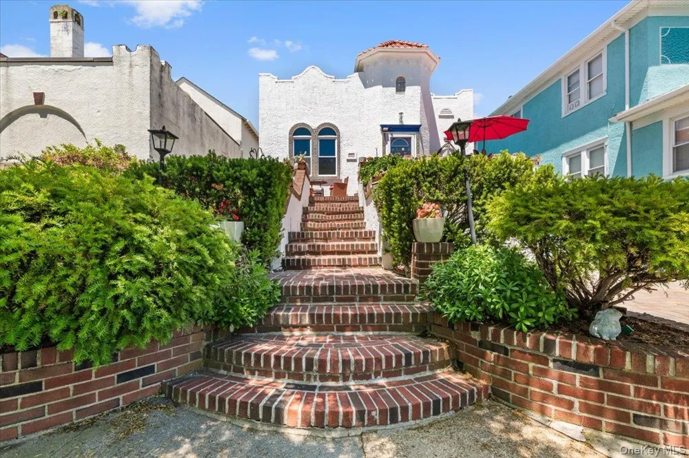 323 E Walnut Street Long Beach, NY 11561
