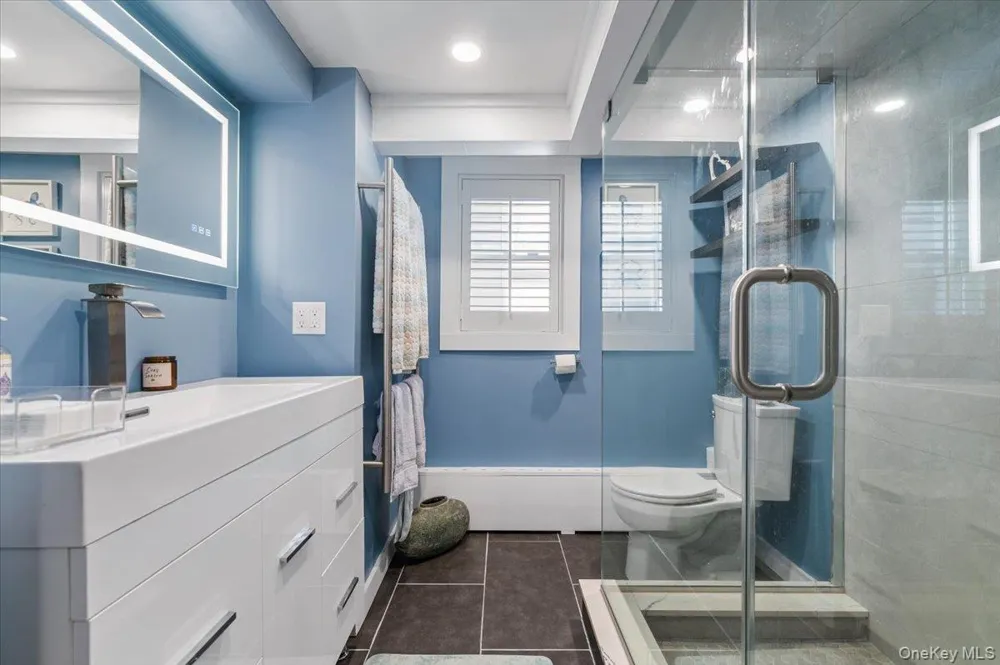 323 E Walnut Street Long Beach, NY 11561