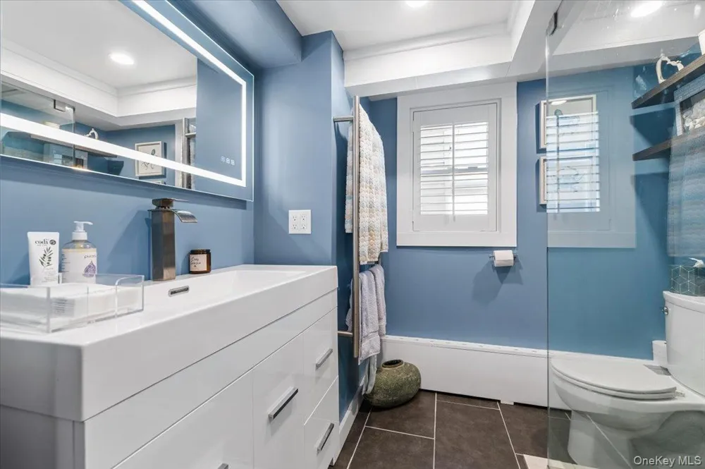 323 E Walnut Street Long Beach, NY 11561
