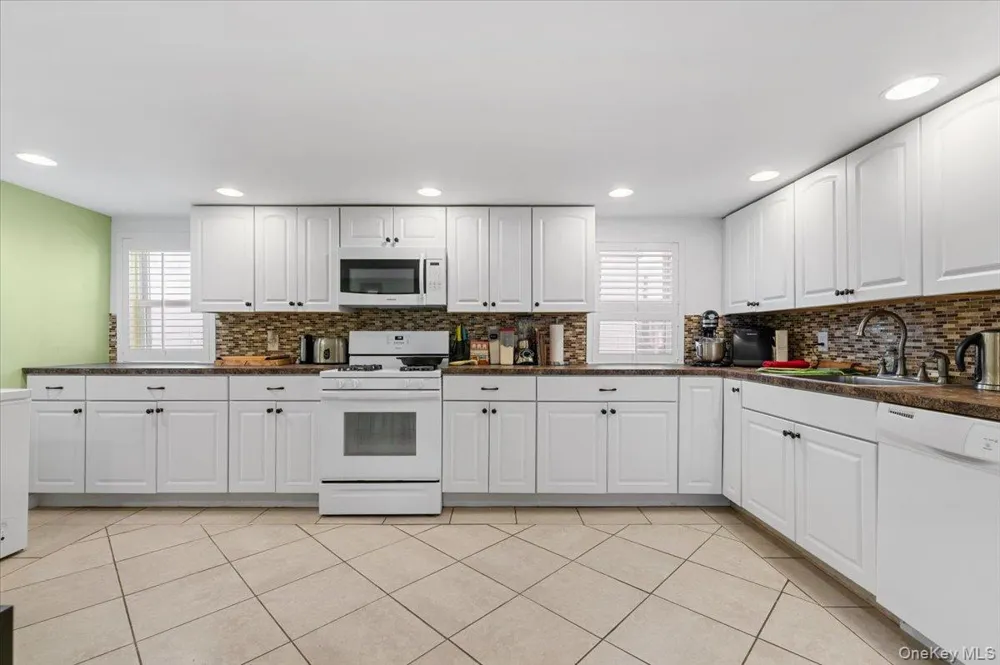 323 E Walnut Street Long Beach, NY 11561