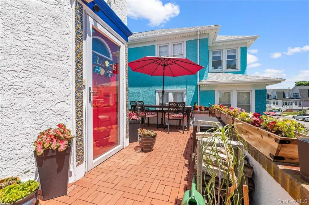 323 E Walnut Street Long Beach, NY 11561