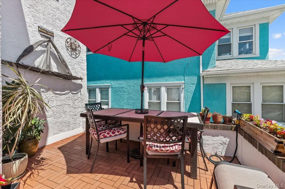 323 E Walnut Street Long Beach, NY 11561