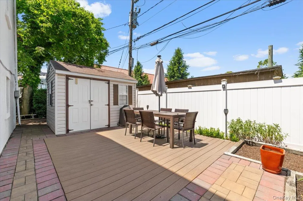 323 E Walnut Street Long Beach, NY 11561